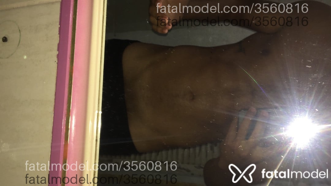 Acompanhante homem morena (o) de olhos castanhos - Ezequiel