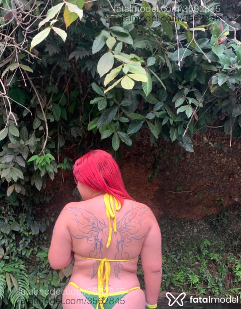 Acompanhante mulher ruiva (o) de olhos castanhos - Jennie