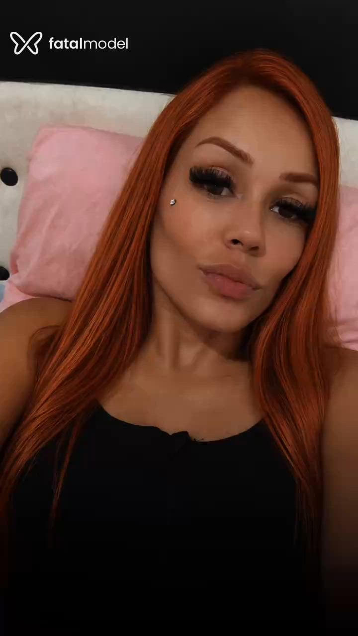 Acompanhante mulher ruiva (o) de olhos castanhos - Maryjanne