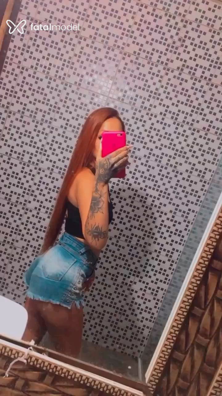 Acompanhante mulher ruiva (o) de olhos castanhos - Maryjanne