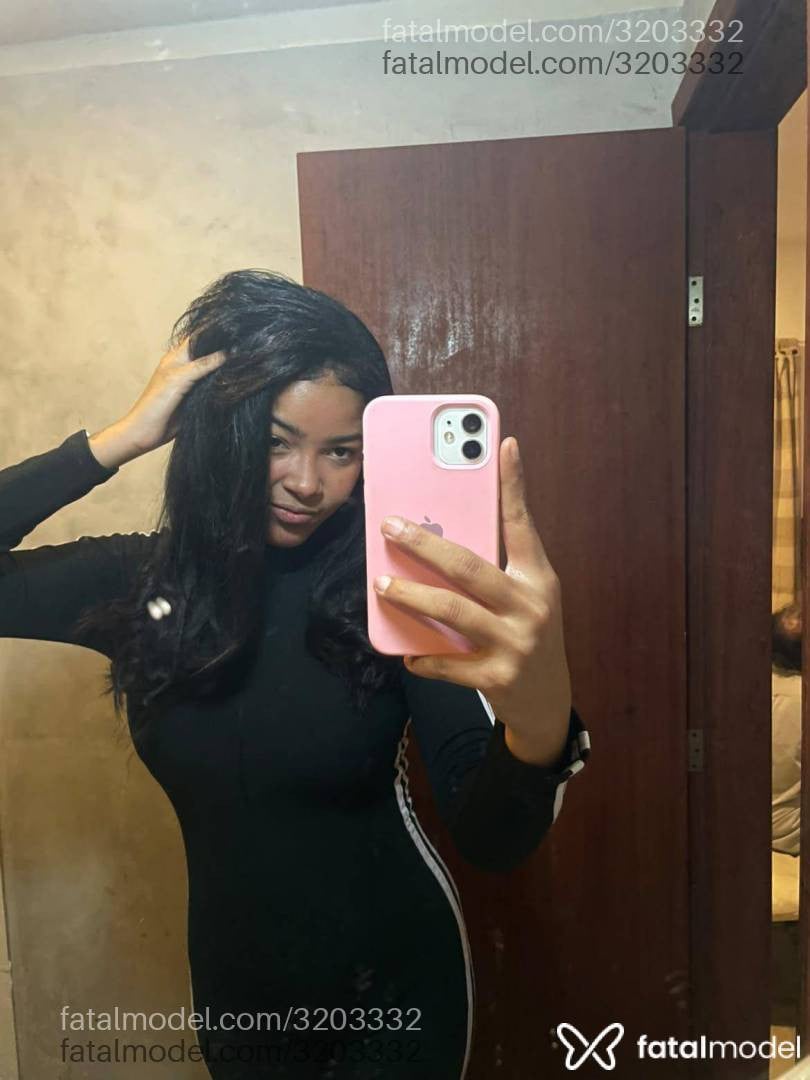 Acompanhante mulher morena (o) de olhos castanhos - Japinhaah