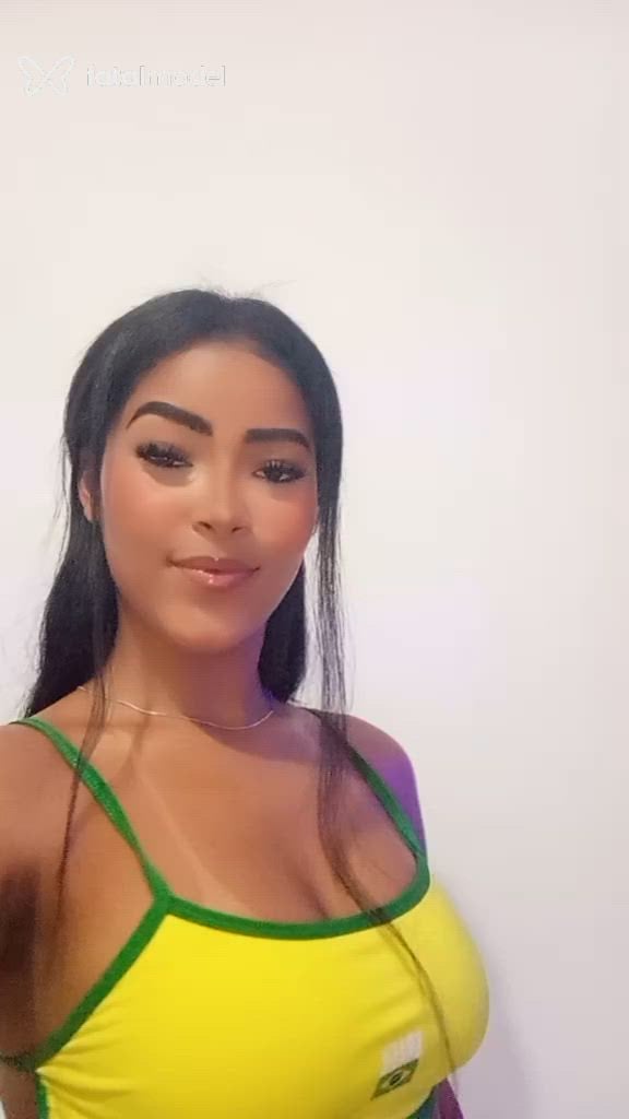 Acompanhante mulher morena (o) de olhos castanhos - Japinhaah