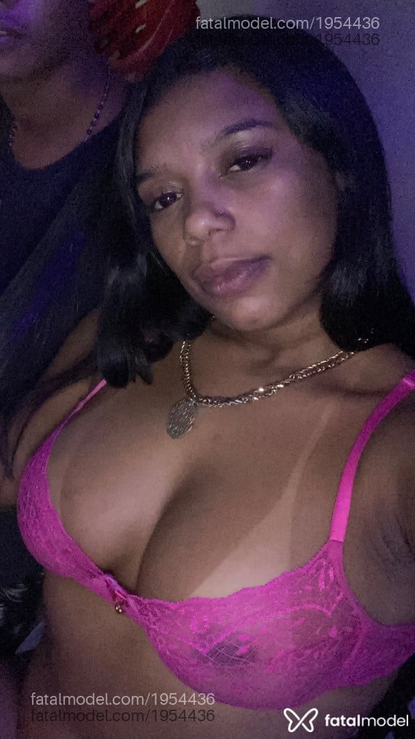 Acompanhante mulher morena (o) de olhos castanhos - Bruna