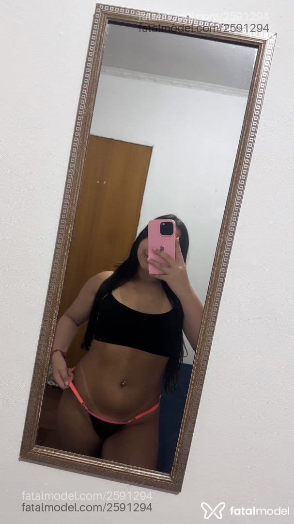 Acompanhante mulher morena (o) de olhos castanhos - Mirela
