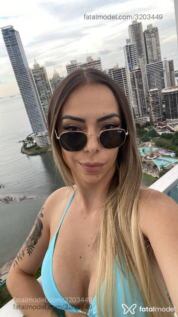Acompanhante mulher loira (o) de olhos castanhos - Alice Brandao