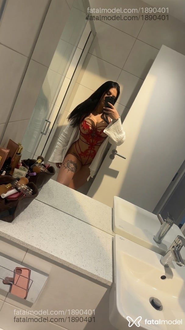 Acompanhante mulher morena (o) de olhos pretos - Bianca