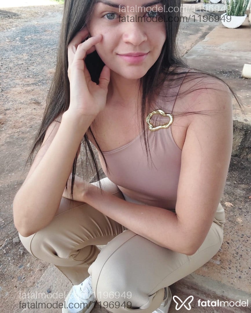 Acompanhante mulher loira (o) de olhos azuis - YSA MODELLO
