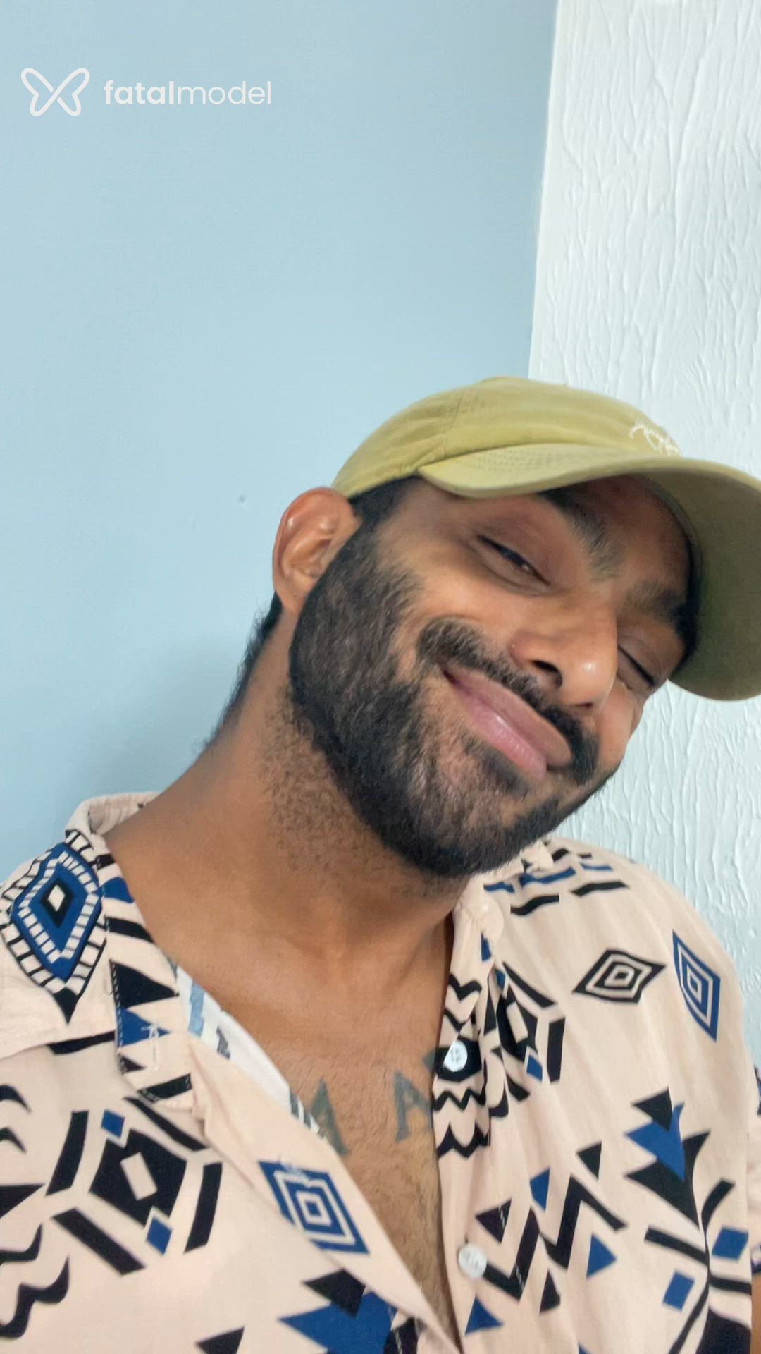 Acompanhante homem morena (o) de olhos pretos - Thiago