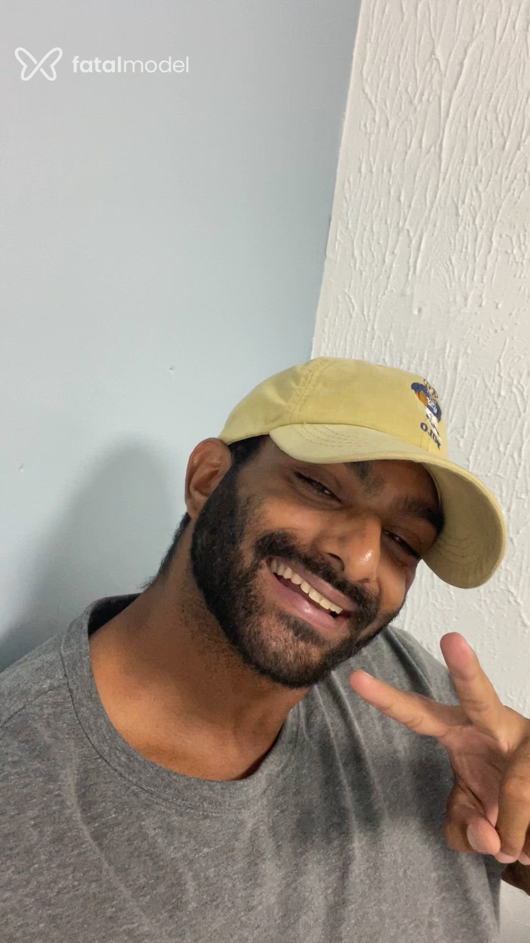 Acompanhante homem morena (o) de olhos pretos - Thiago