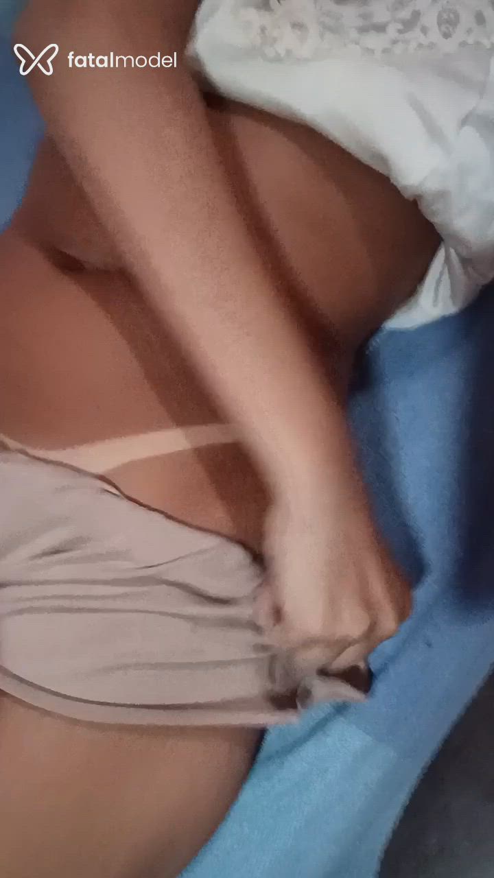 Acompanhante mulher morena (o) de olhos pretos - Cris Malecof