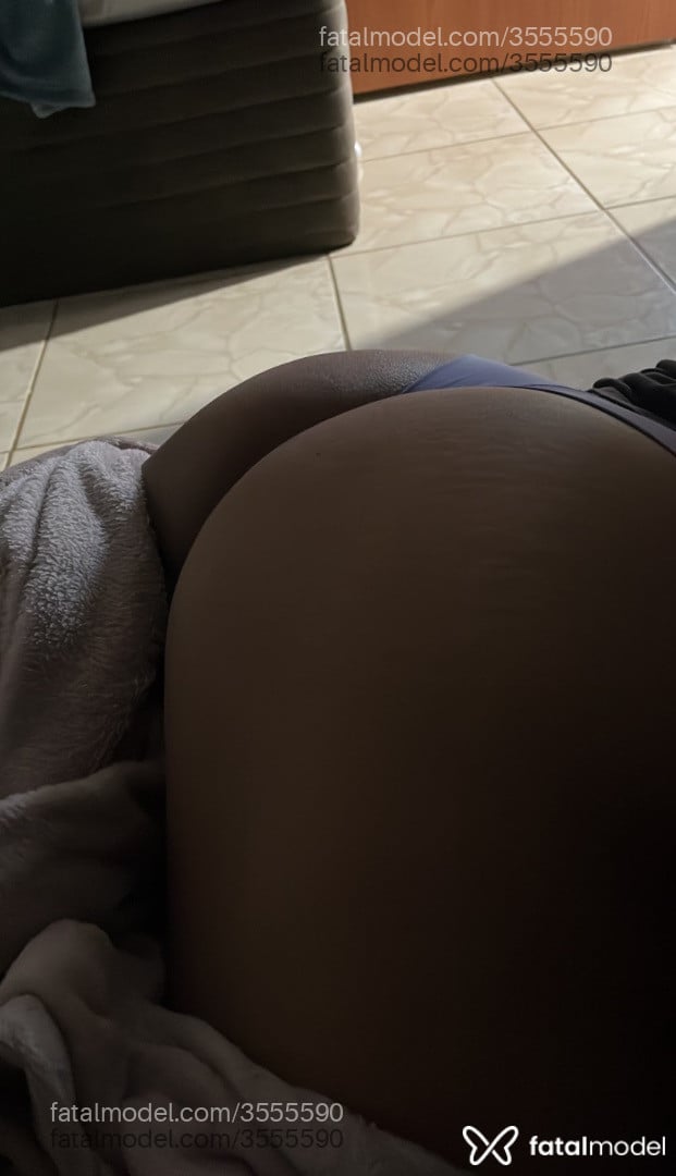 Acompanhante mulher morena (o) de olhos castanhos - Kaliiii