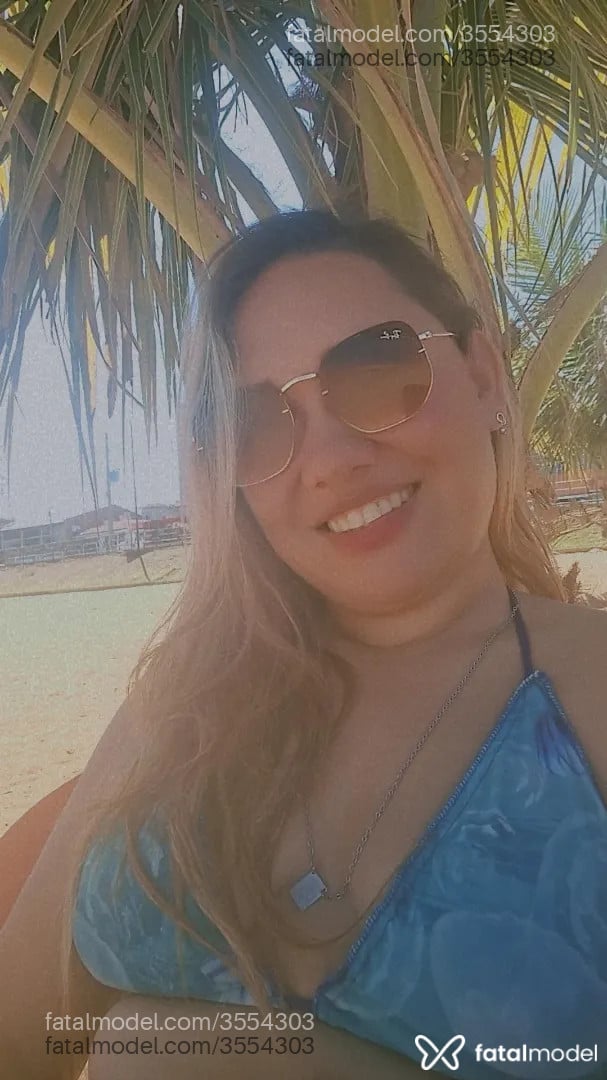 Acompanhante mulher loira (o) de olhos verdes - Julia melo