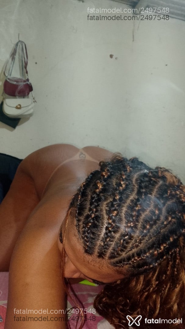 Acompanhante mulher trans morena (o) de olhos castanhos - Taunyribeiro