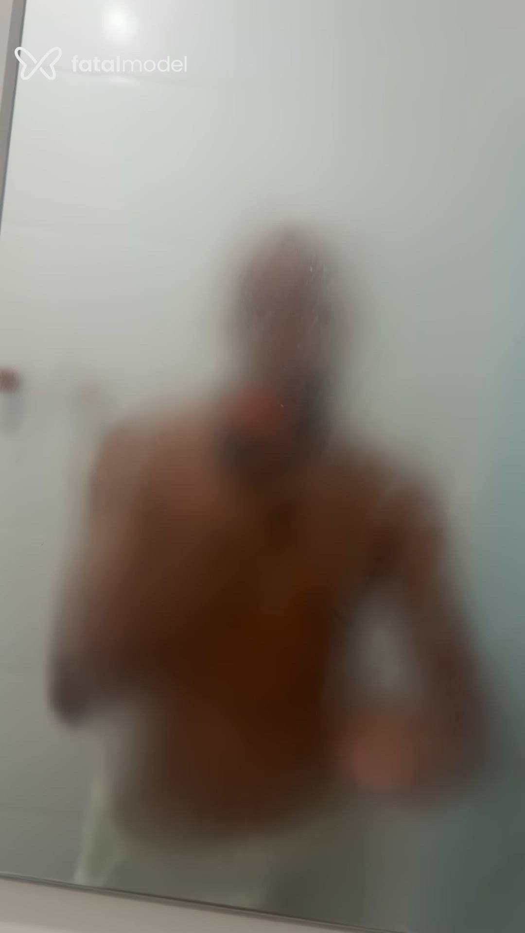 Acompanhante homem morena (o) de olhos castanhos - Arcanjo Negro