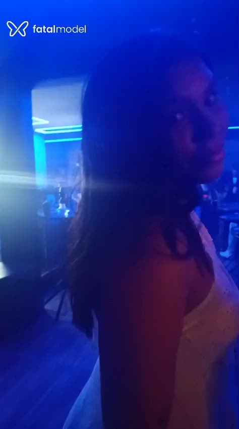 Acompanhante mulher morena (o) de olhos castanhos - Jenny Acompanhante mulher morena (o) de olhos castanhos - Jenny