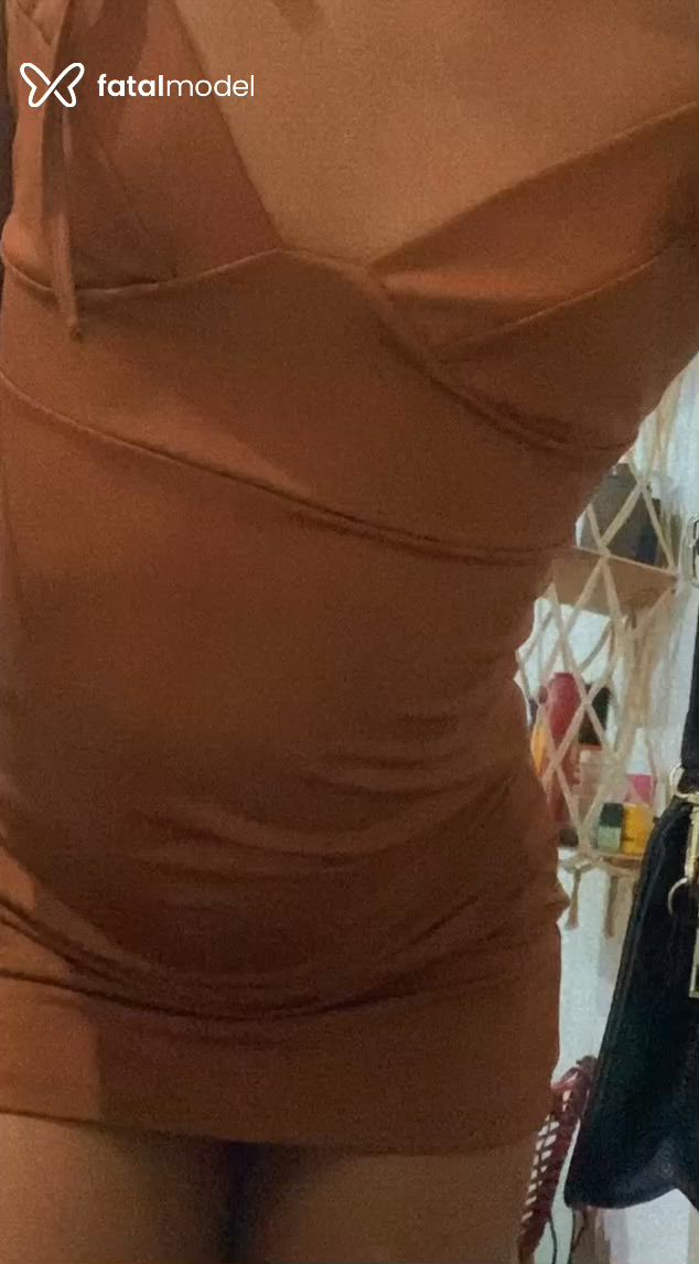 Acompanhante mulher trans morena (o) de olhos pretos - Aylla Victória