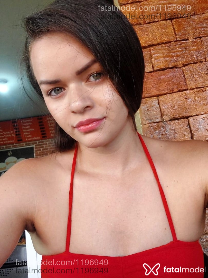 Acompanhante mulher loira (o) de olhos azuis - YSA MODELLO