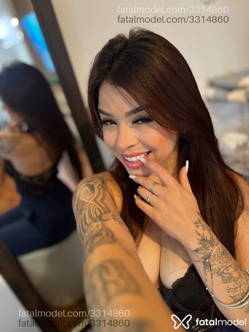 Acompanhante mulher morena (o) de olhos castanhos - Mel