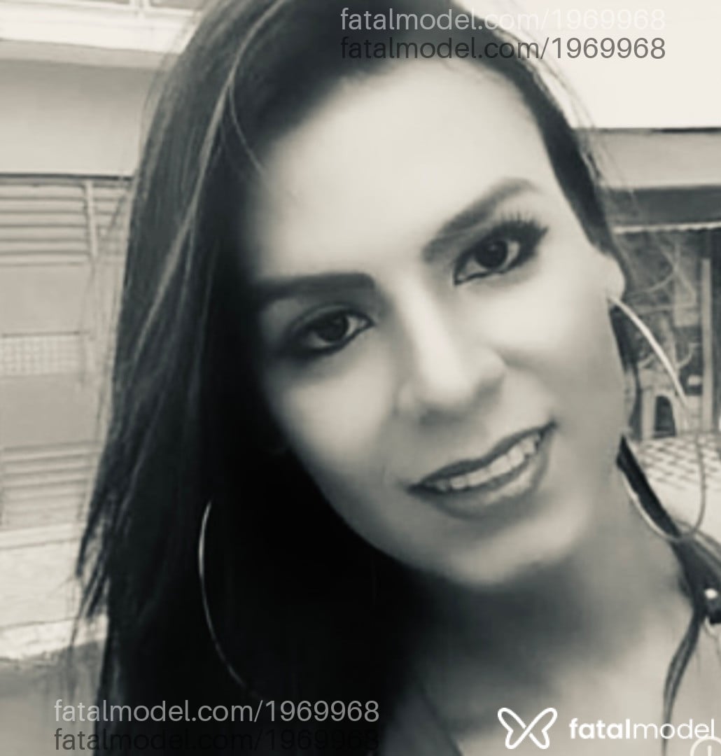 Acompanhante mulher trans com cabelo castanho de olhos castanhos - Samylly Dryon