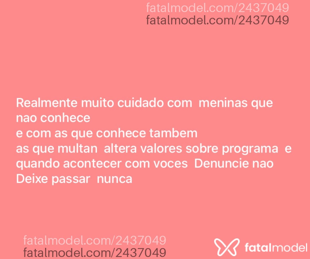 Acompanhante mulher trans com cabelo castanho de olhos castanhos - Alana
