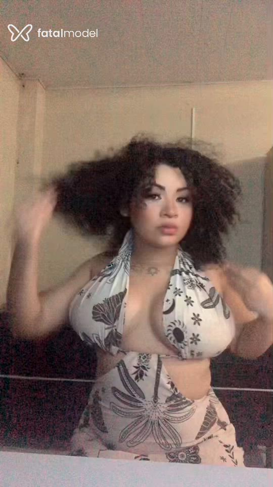 Acompanhante mulher com cabelo castanho de olhos castanhos - Yasmin mattos