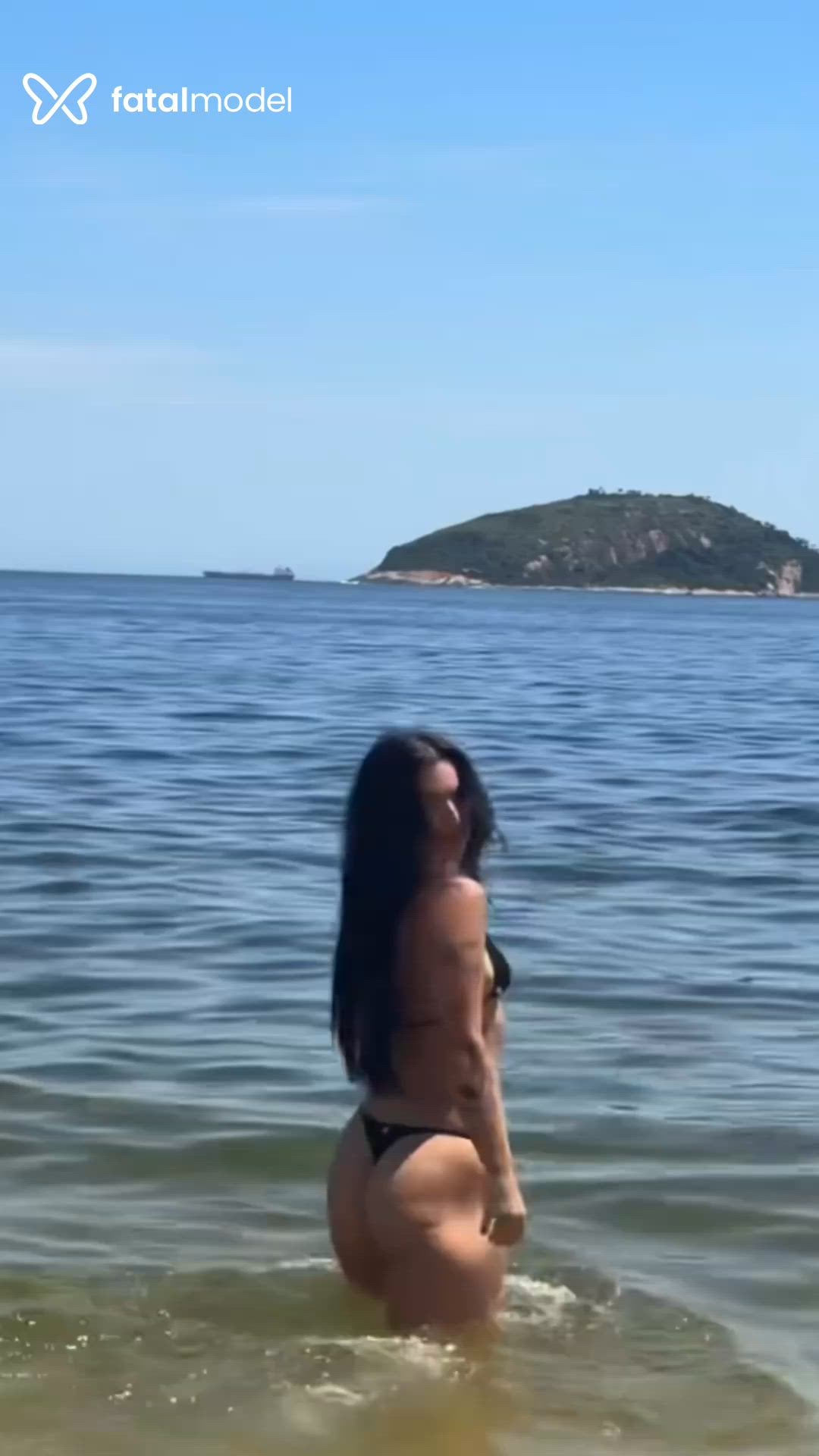 Acompanhante mulher com cabelo castanho de olhos mel - Débora Magalhães Acompanhante mulher com cabelo castanho de olhos mel - Débora Magalhães