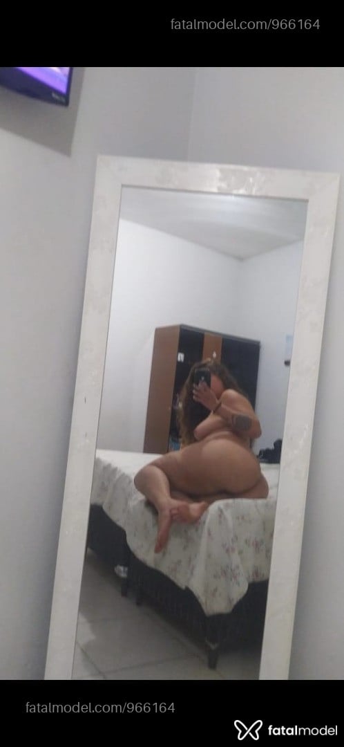 Acompanhante mulher loira (o) de olhos castanhos - Cleo