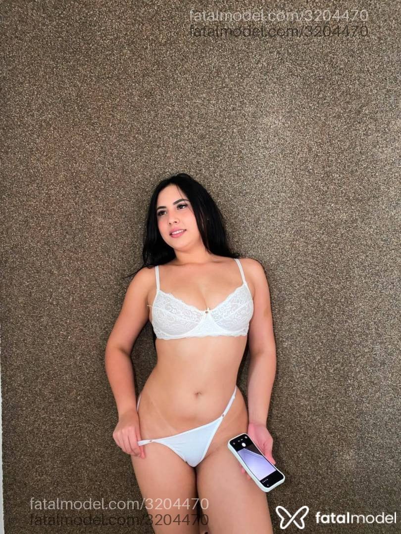 Acompanhante mulher morena (o) de olhos castanhos - Aurora Bellini