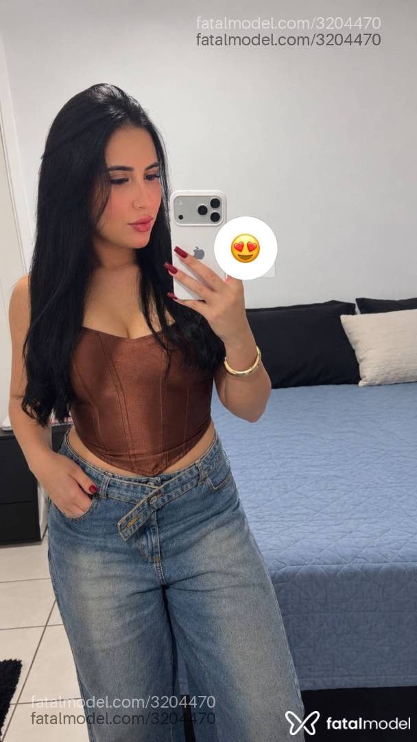 Acompanhante mulher morena (o) de olhos castanhos - Aurora Bellini