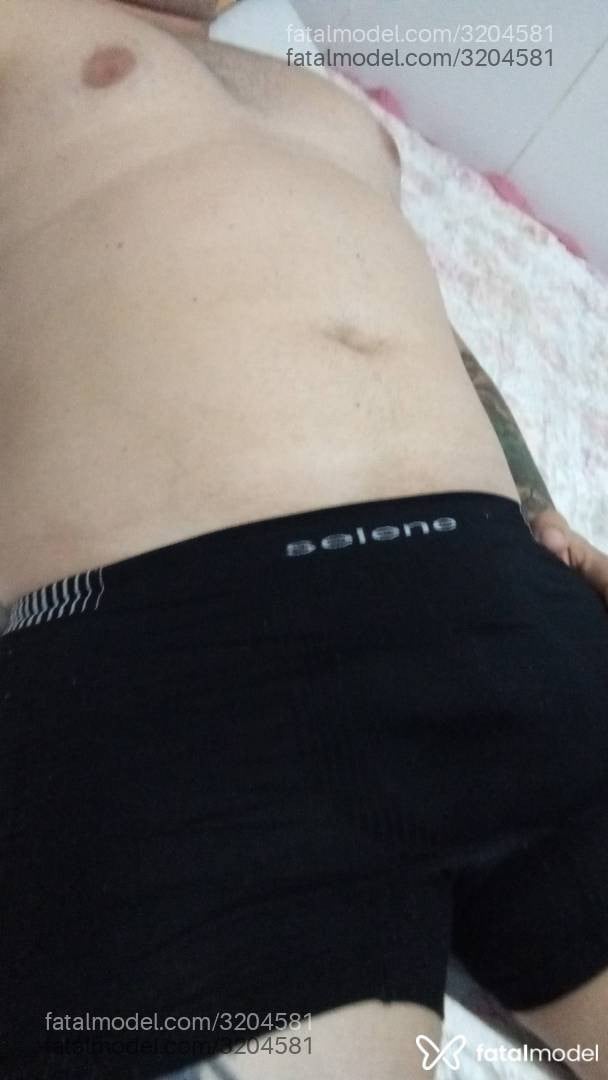 Acompanhante homem com cabelo castanho de olhos verdes - Luan Oliver Acompanhante homem com cabelo castanho de olhos verdes - Luan Oliver