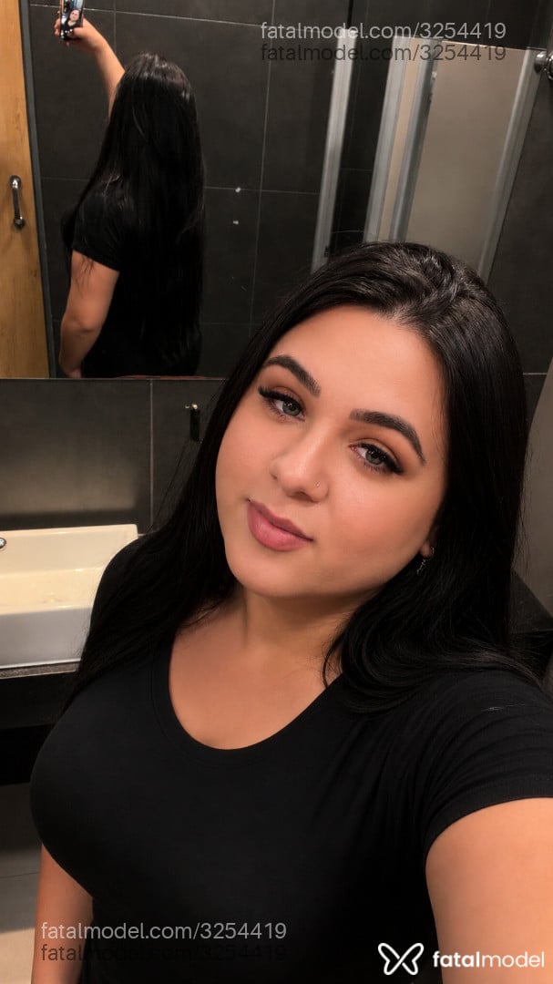 Acompanhante mulher trans morena (o) de olhos verdes - Gabydanadinha