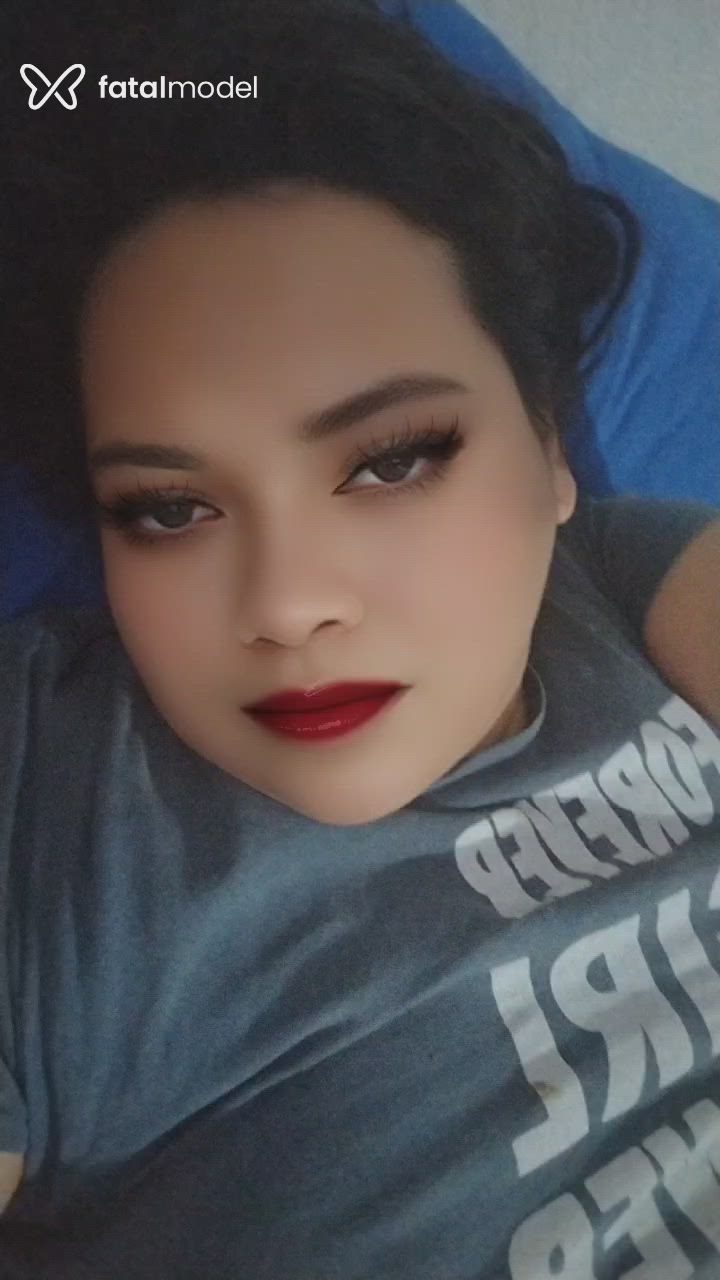 Acompanhante mulher com cabelo castanho de olhos castanhos - Danny bonde Acompanhante mulher com cabelo castanho de olhos castanhos - Danny bonde