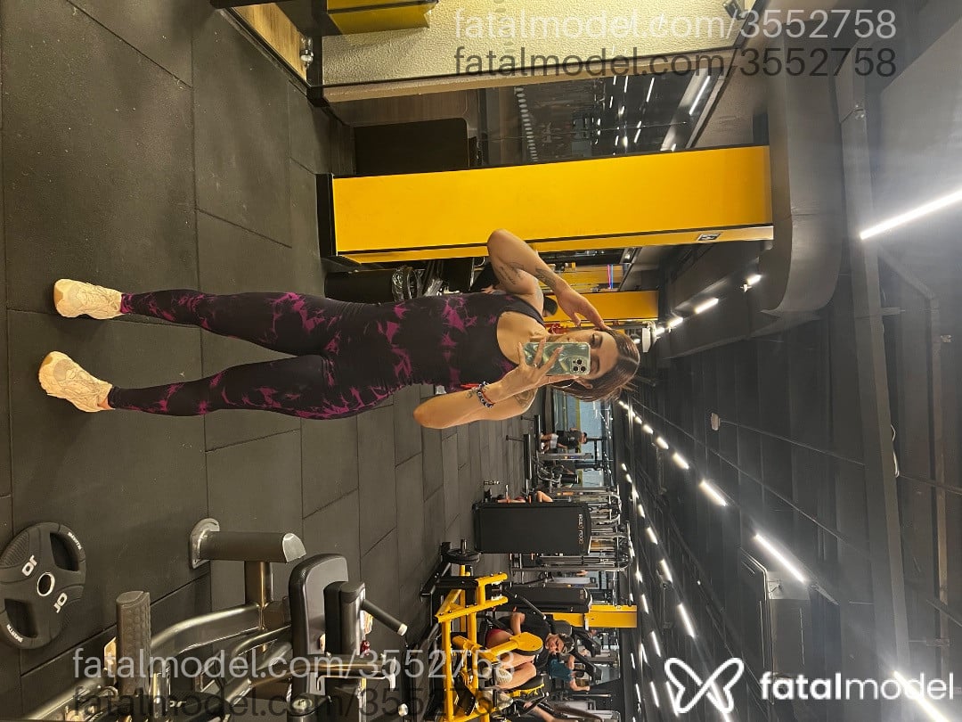 Acompanhante mulher com cabelo castanho de olhos castanhos - Nicoly Acompanhante mulher com cabelo castanho de olhos castanhos - Nicoly
