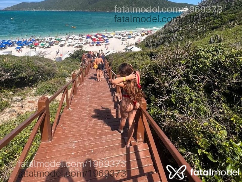 Acompanhante mulher loira (o) de olhos pretos - Safira Dias Acompanhante mulher loira (o) de olhos pretos - Safira Dias