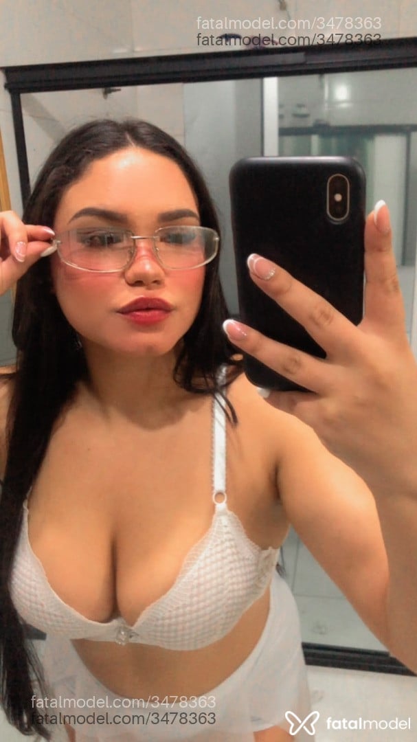 Acompanhante mulher com cabelo castanho de olhos castanhos - Kimberlly