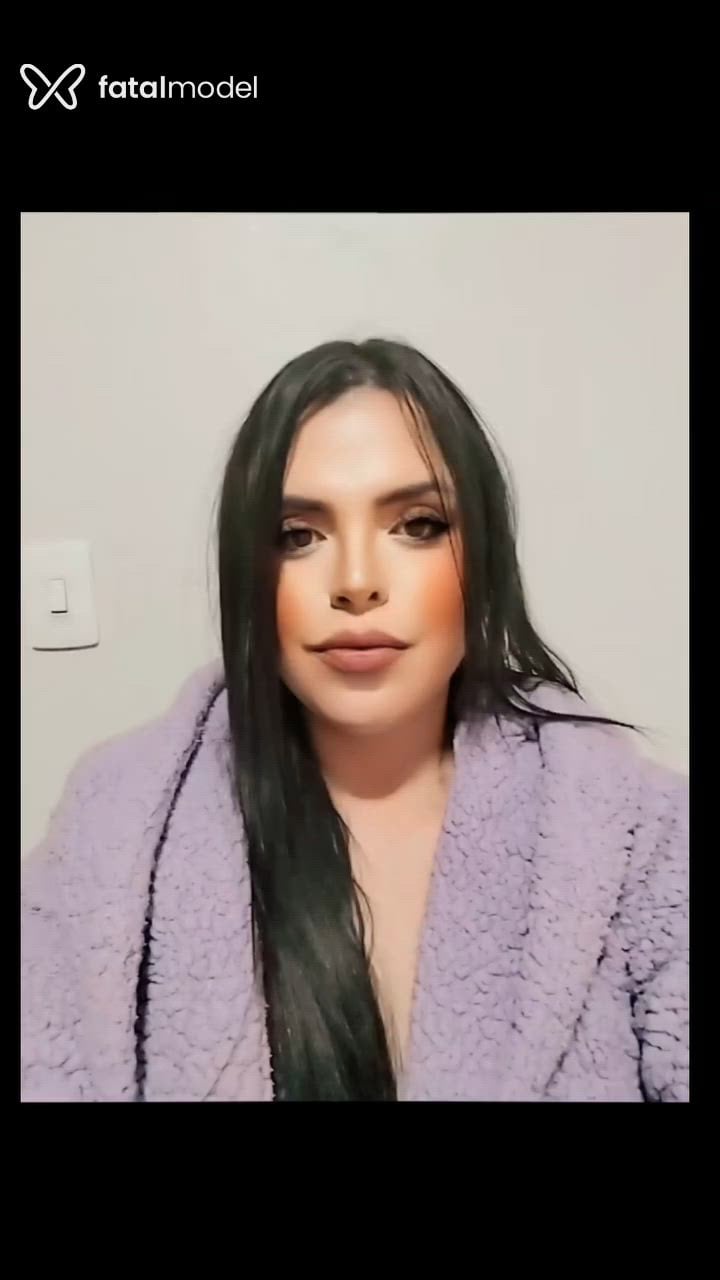 Acompanhante mulher trans morena (o) de olhos castanhos - Alicia Acompanhante mulher trans morena (o) de olhos castanhos - Alicia
