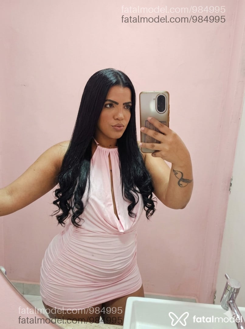 Acompanhante mulher com cabelo castanho de olhos castanhos - Brenda Acompanhante mulher com cabelo castanho de olhos castanhos - Brenda