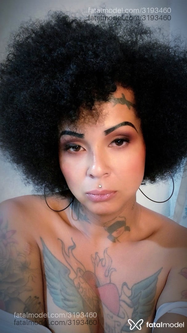 Acompanhante mulher trans morena (o) de olhos castanhos - Casaltrans