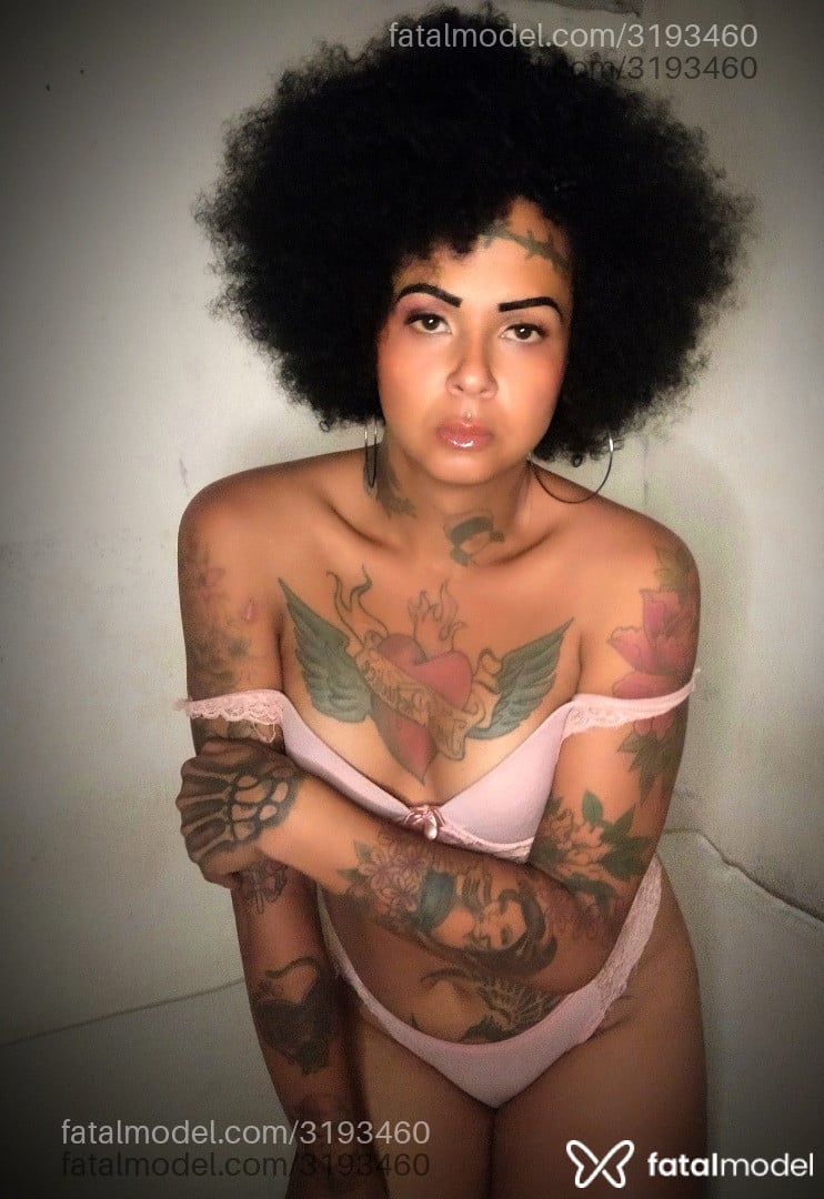 Acompanhante mulher trans morena (o) de olhos castanhos - Casaltrans