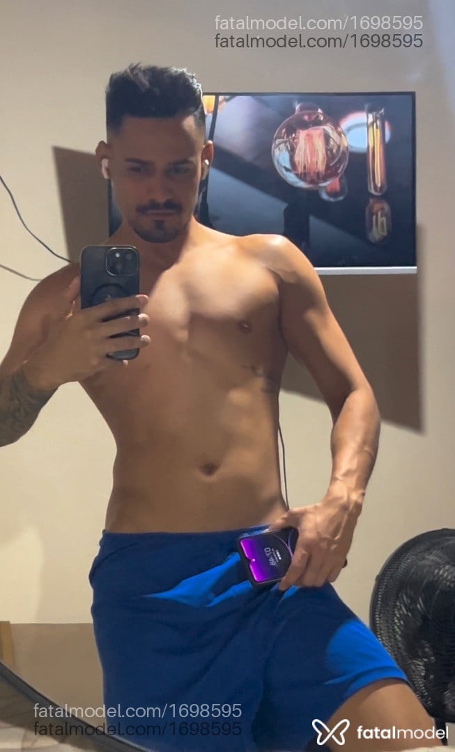 Acompanhante homem morena (o) de olhos castanhos - Guilherme Acompanhante homem morena (o) de olhos castanhos - Guilherme