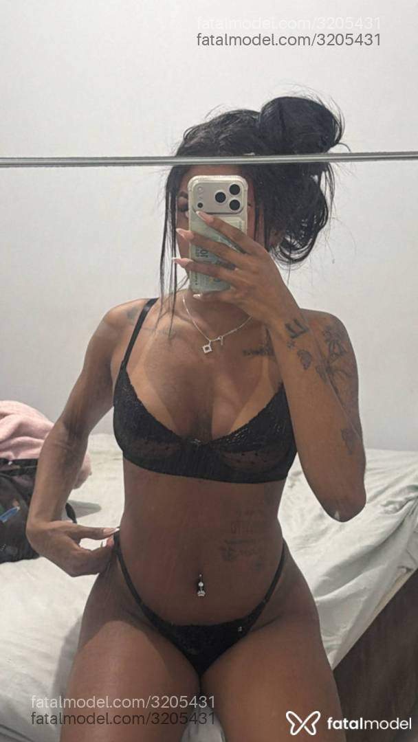 Acompanhante mulher morena (o) de olhos castanhos - Arielly