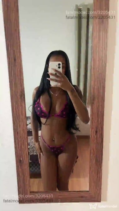 Acompanhante mulher morena (o) de olhos castanhos - Arielly Acompanhante mulher morena (o) de olhos castanhos - Arielly