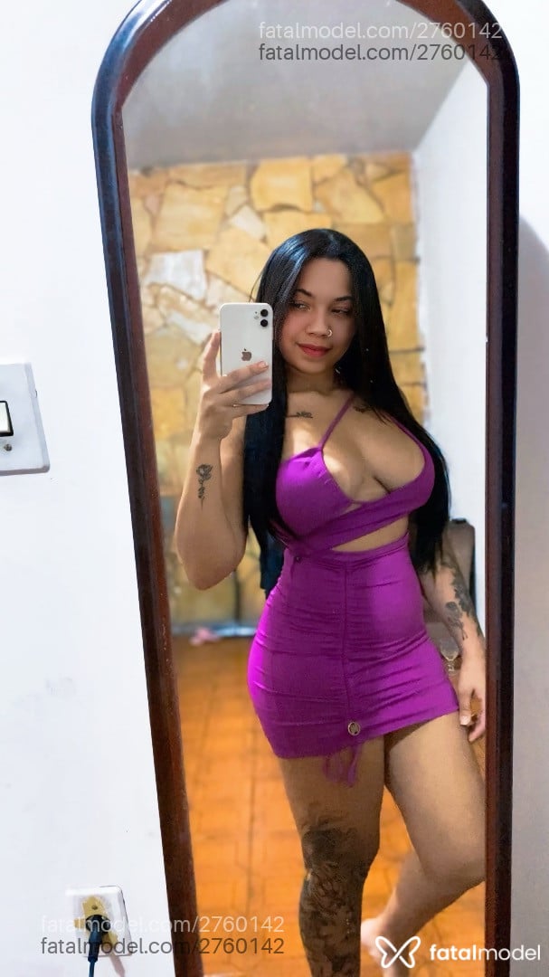 Acompanhante mulher morena (o) de olhos verdes - Karen