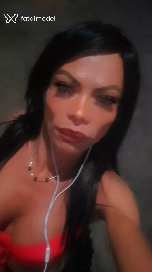 Acompanhante travesti com cabelo castanho de olhos verdes - MICHELLY LEMOS