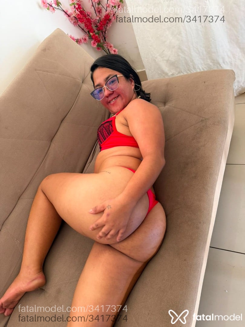 Acompanhante mulher morena (o) de olhos pretos - Luna
