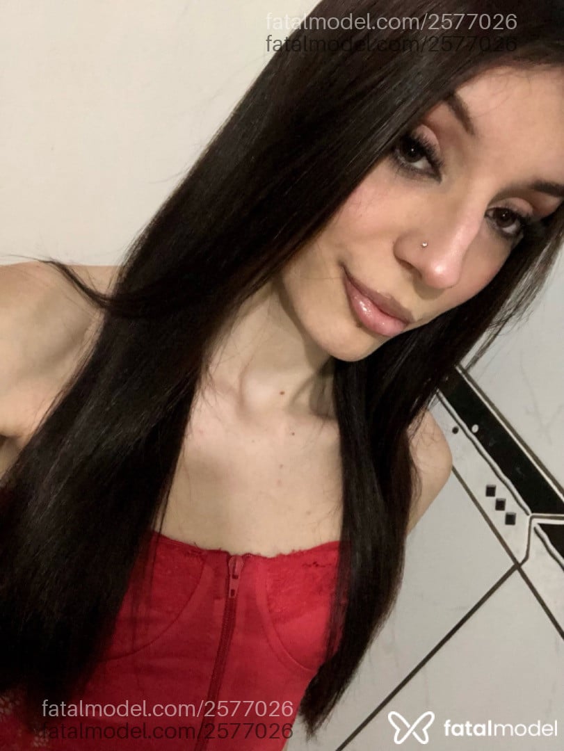 Acompanhante mulher trans morena (o) de olhos mel - Bella