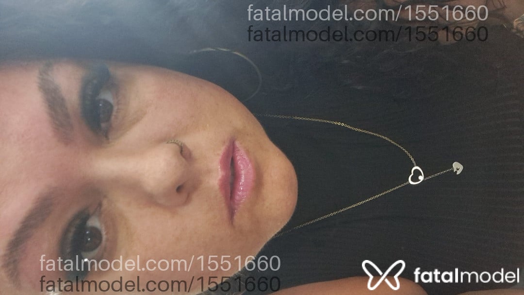Acompanhante mulher morena (o) de olhos mel - TINA BORGES