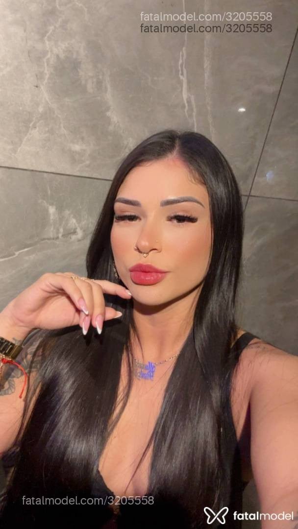 Acompanhante mulher morena (o) de olhos castanhos - Lavínia