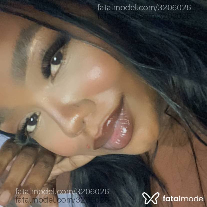 Acompanhante mulher com cabelo castanho de olhos pretos em São Mateus - Lara Reis