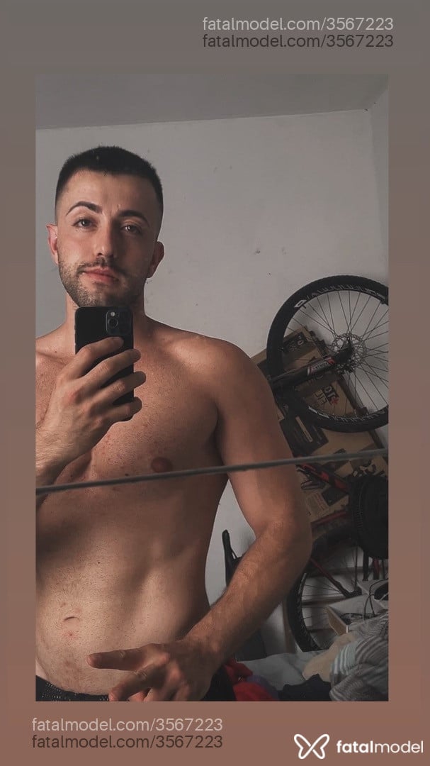 Acompanhante homem com cabelo castanho de olhos verdes - Gabriel Acompanhante homem com cabelo castanho de olhos verdes - Gabriel
